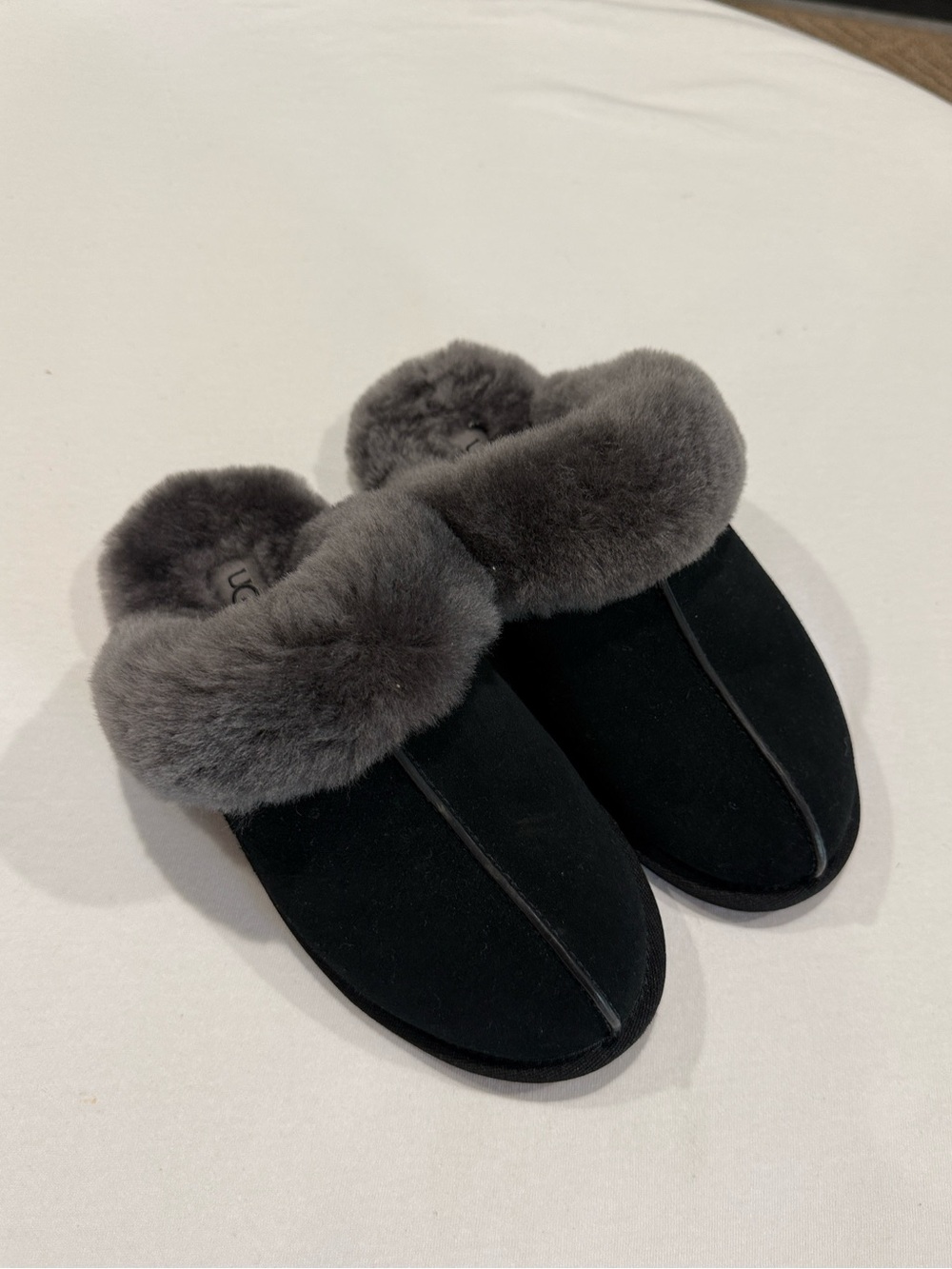 NWOT UGG Women’s Scuffette ll Suede Slippers Size US 6